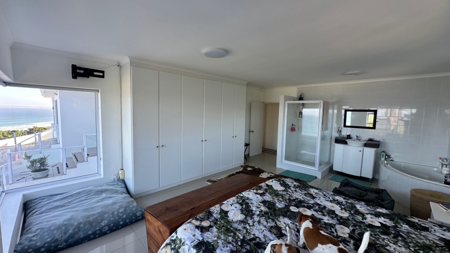 5 Bedroom Property for Sale in Dana Bay Western Cape